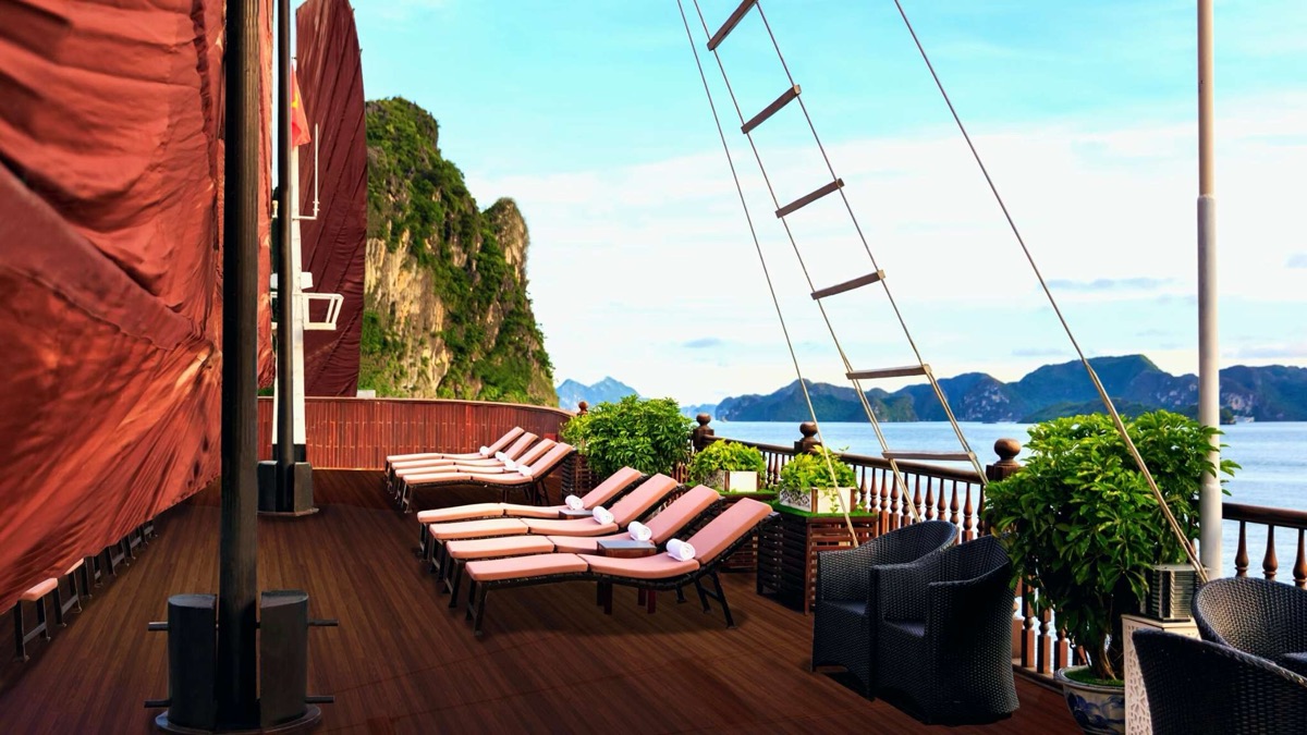 Alisa Premier Cruise in Halong Bay, photo 2 of 47