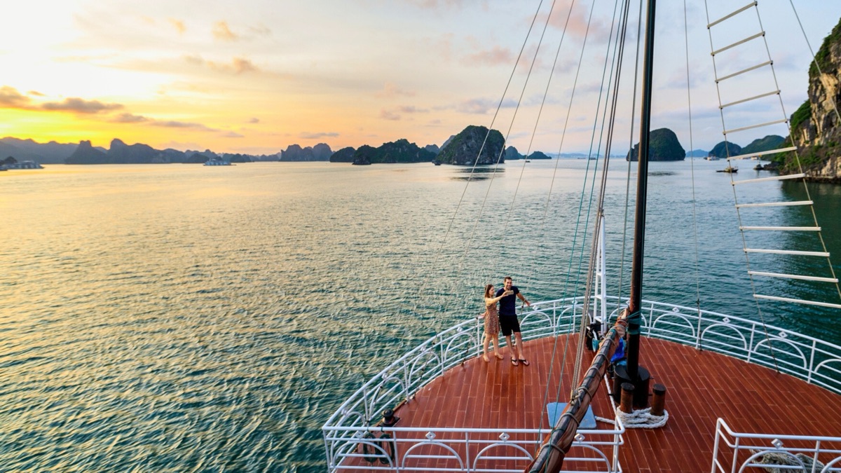 Alisa Premier Cruise in Halong Bay, photo 3 of 47