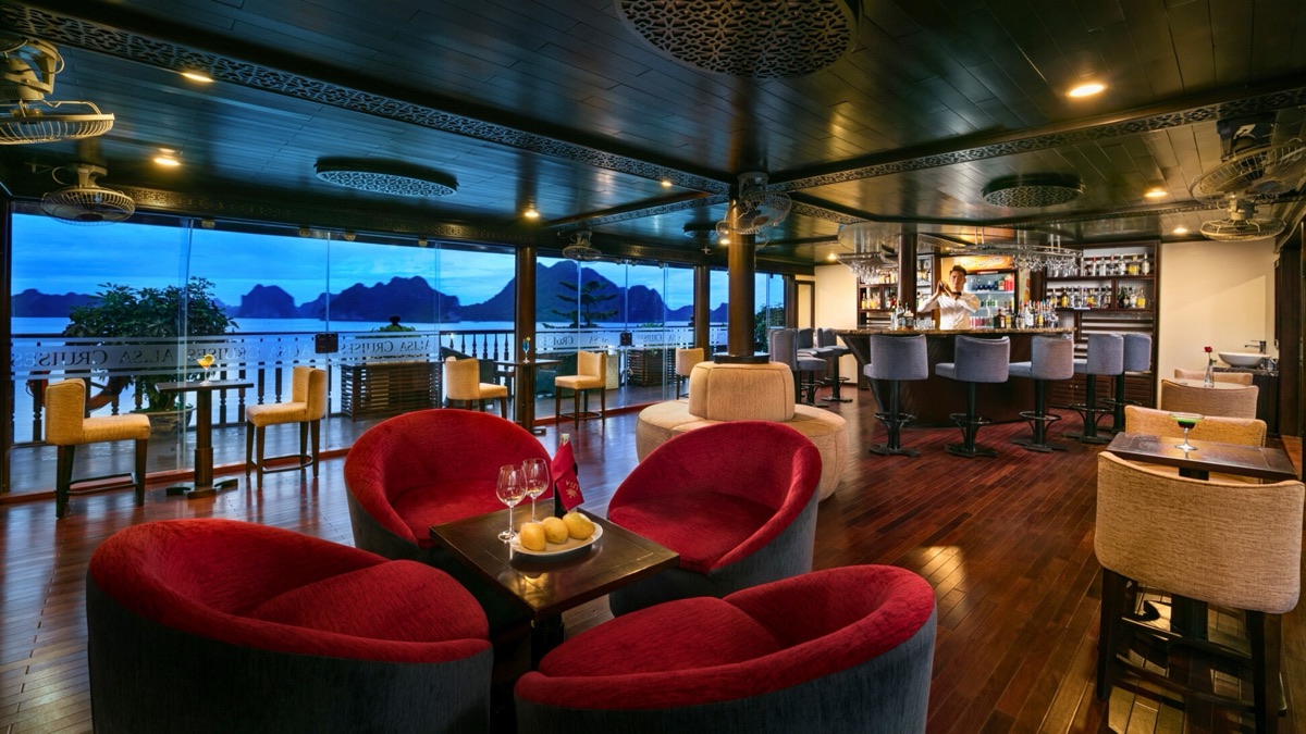 Alisa Premier Cruise in Halong Bay, photo 4 of 47