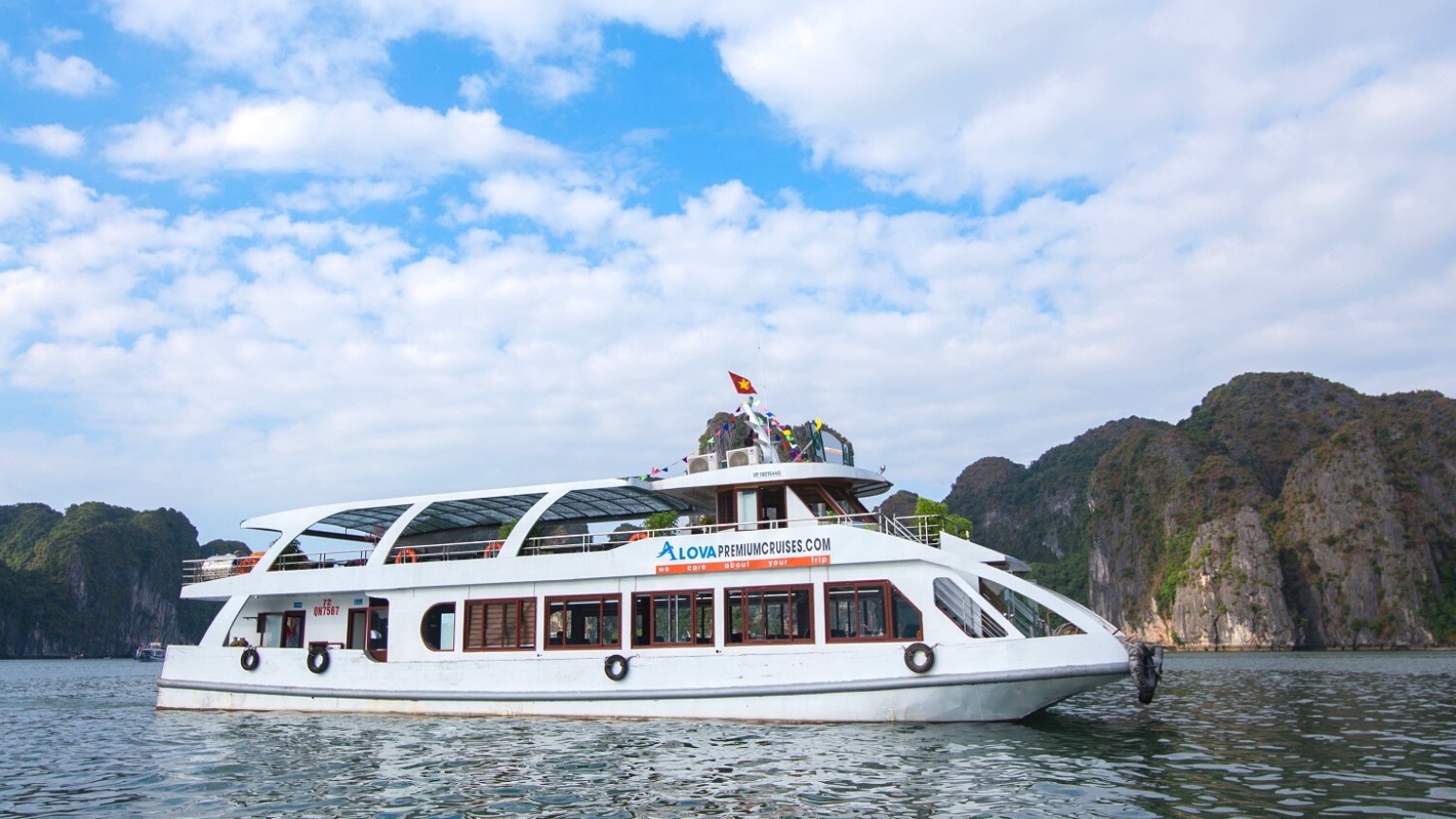 Alova Premium Cruise in Halong Bay