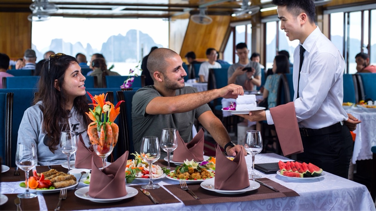 Alova Premium Cruise in Halong Bay, photo 7 of 19
