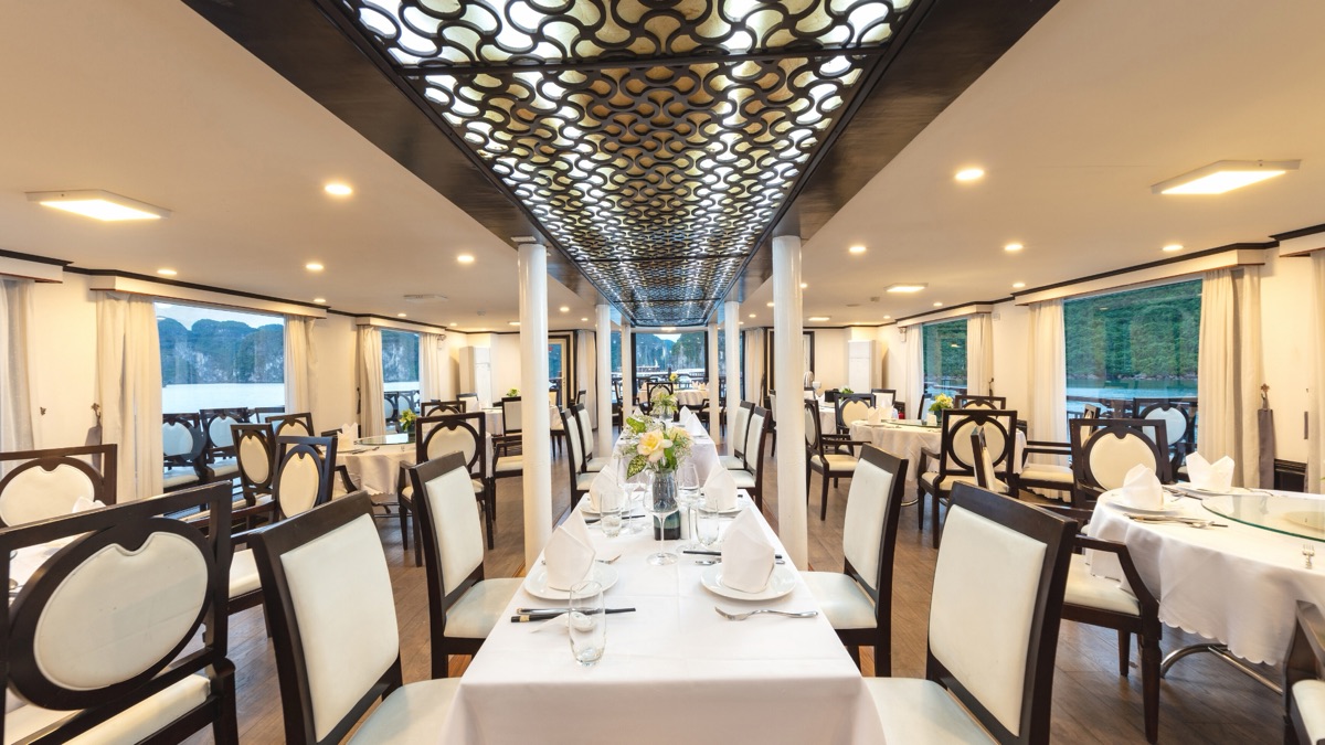 Amanda Cruise in Halong Bay, photo 4 of 48