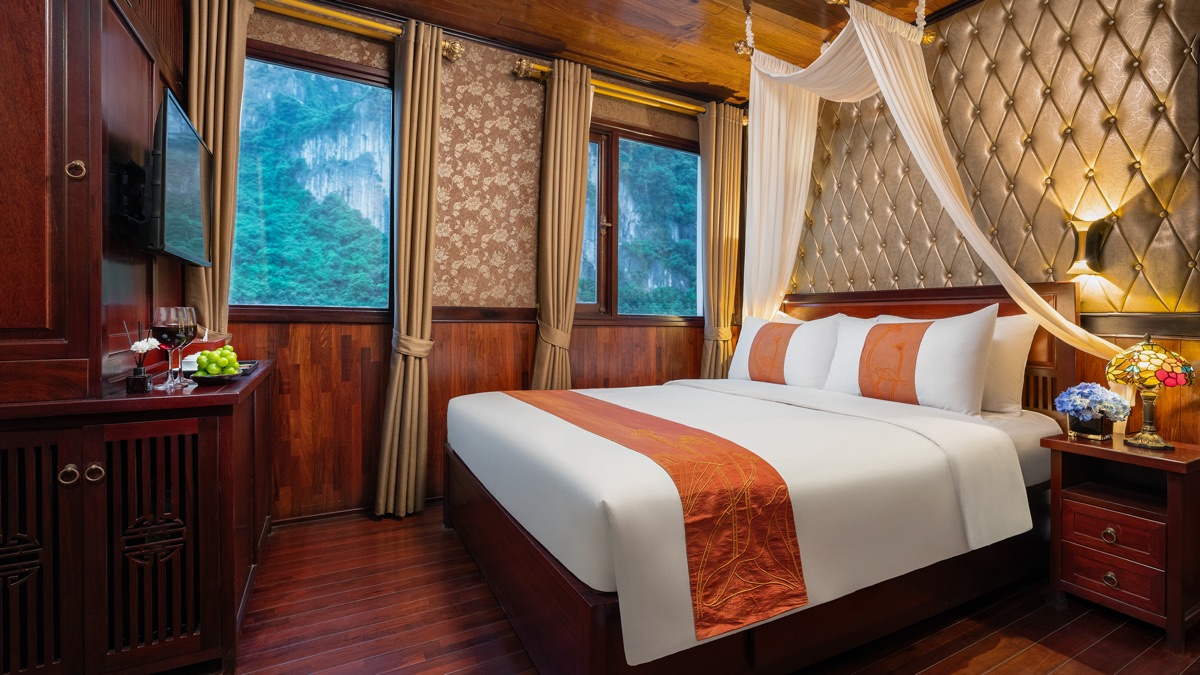 Junior cabin aboard Amanda Legend Cruise