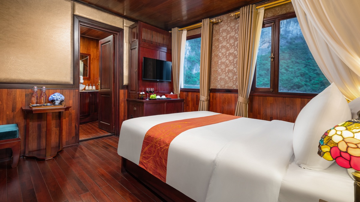 Junior Premium cabin aboard Amanda Legend Cruise