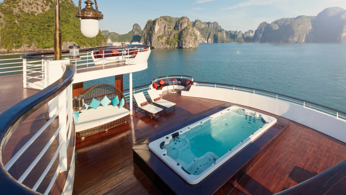 Ambassador Cruise in Halong Bay, photo 3 of 58
