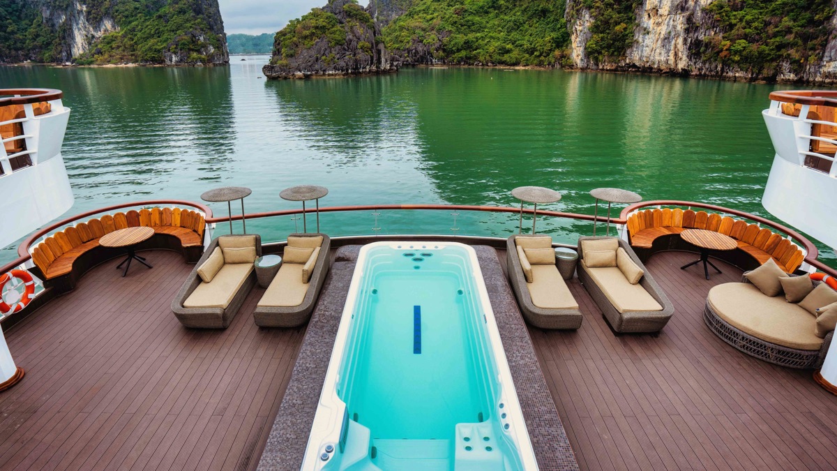 Ambassador Cruise II in Halong Bay, photo 2 of 29