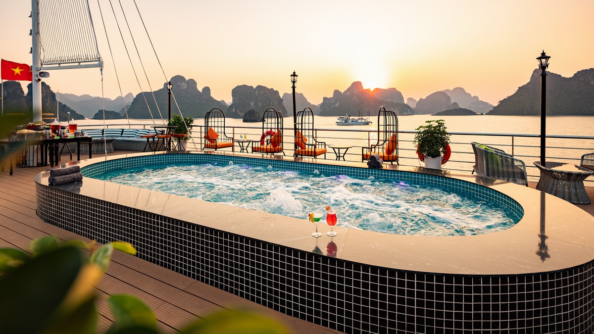 Amethyst Cruise in Halong Bay, photo 2 of 24