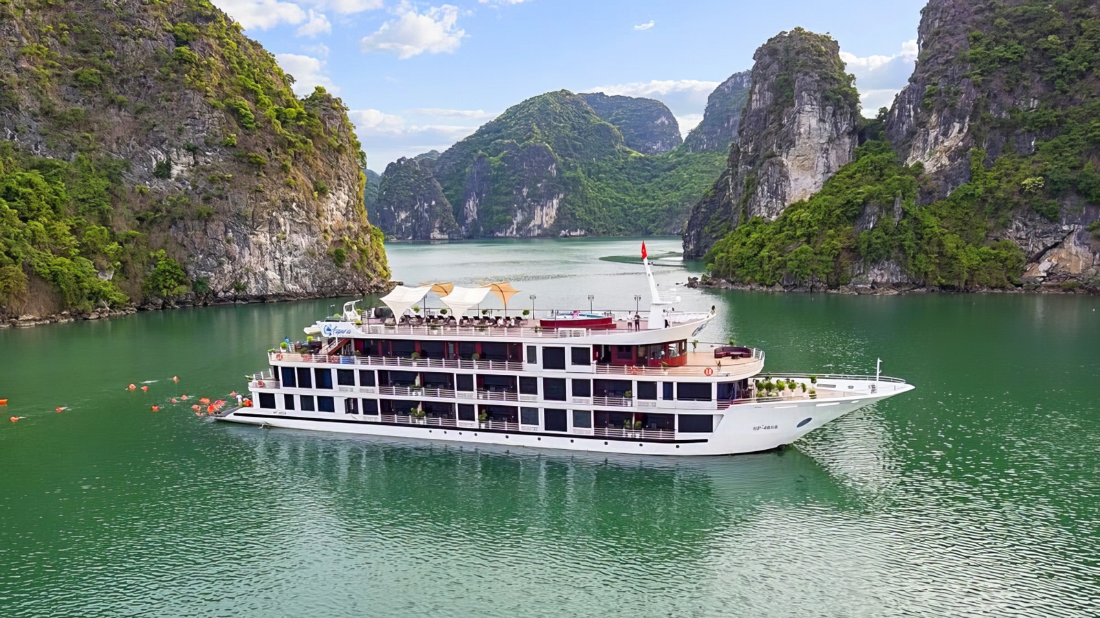 Aspira Cruise in Lan Ha Bay