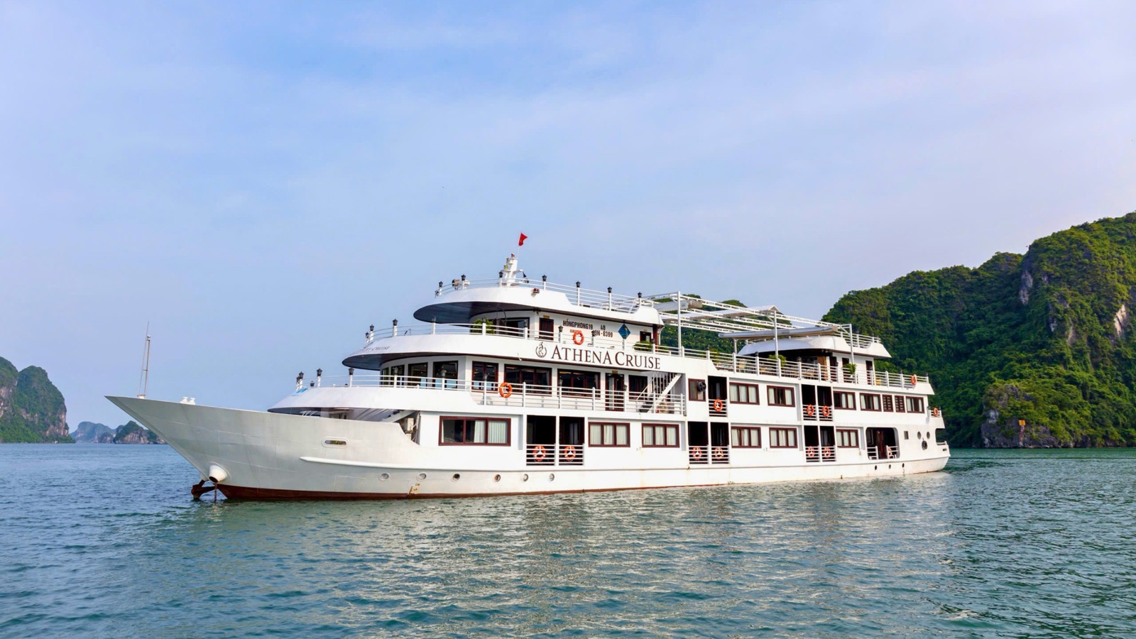 Athena Luxury Cruise in Halong Bay