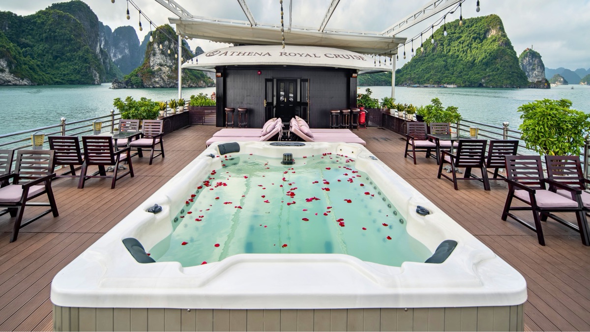 Athena Royal Cruise in Bai Tu Long Bay, photo 2 of 44