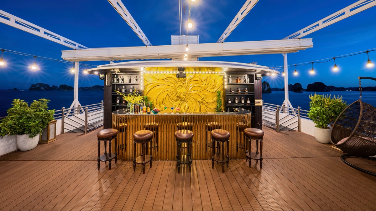 Athena Royal Cruise in Bai Tu Long Bay, photo 6 of 44