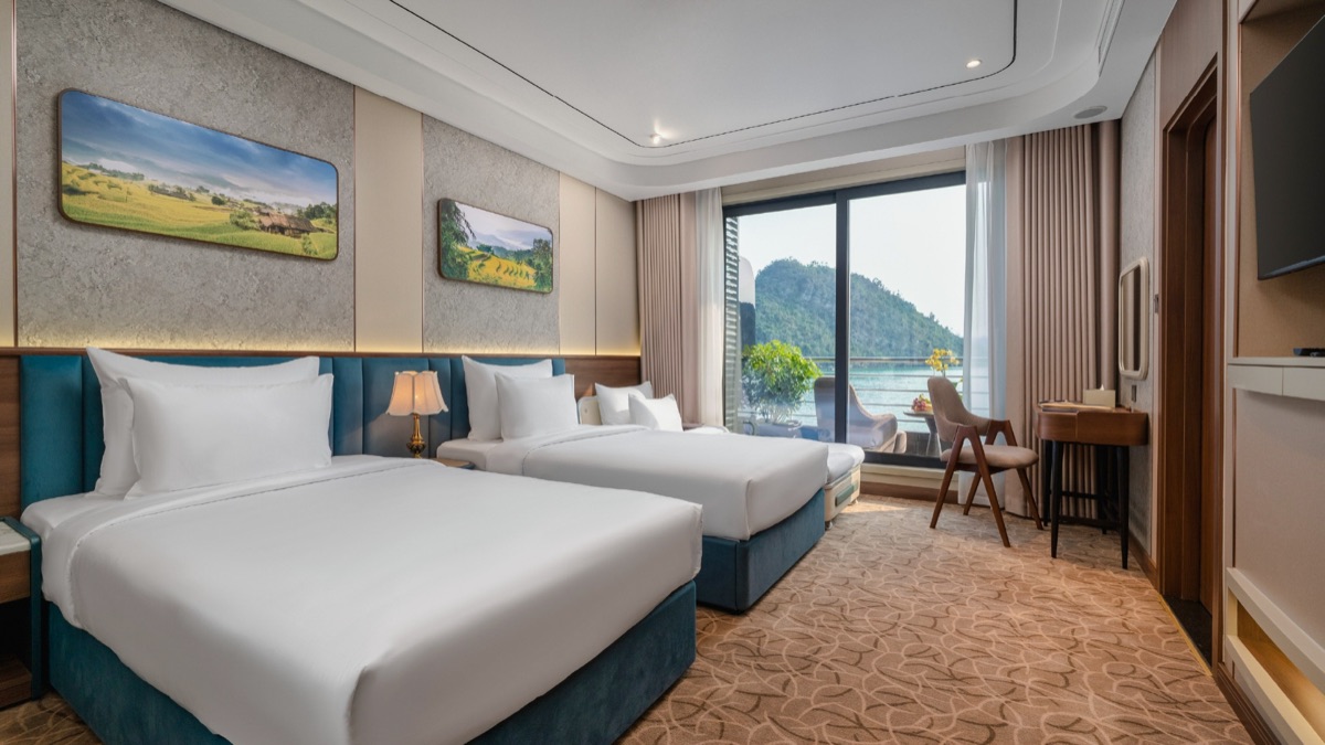 Legacy Suite cabin aboard Calista Cruise