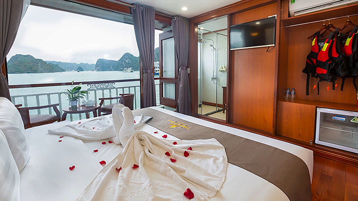 Deluxe Cabin cabin aboard Calypso Cruise