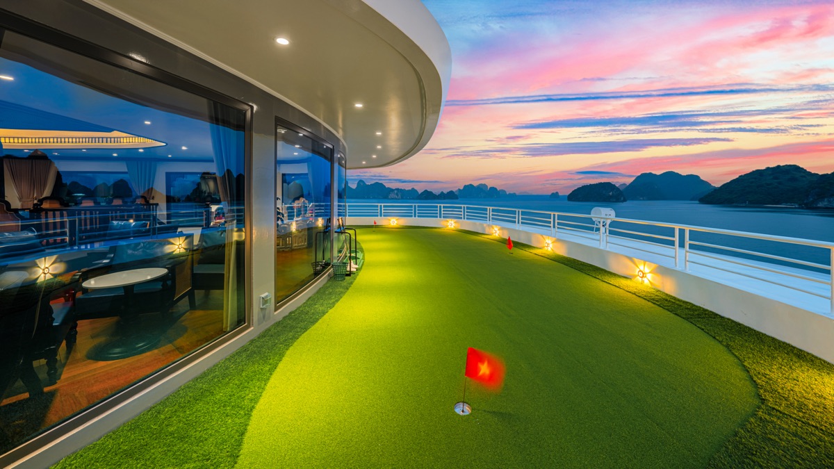 Catherine Cruise in Halong Bay, photo 4 of 60