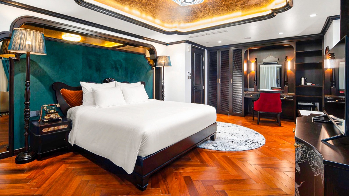 Royal Suite cabin aboard Catherine Cruise