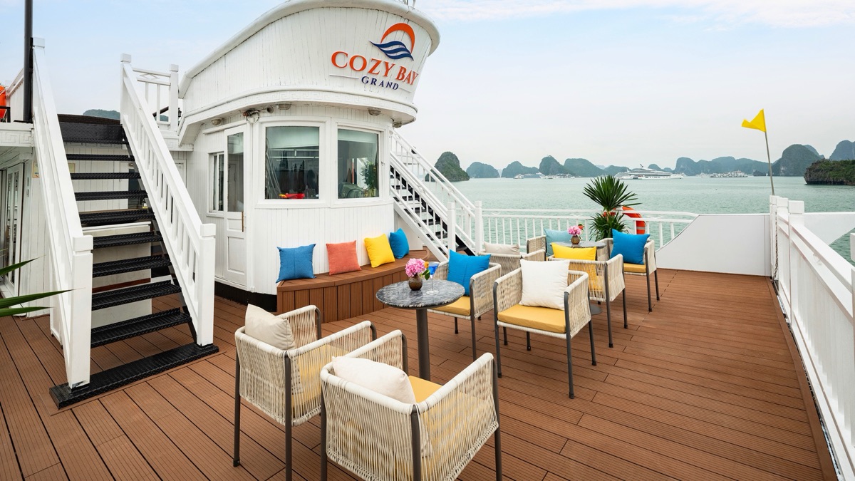 Cozy Bay Cruise in Halong Bay, photo 3 of 34