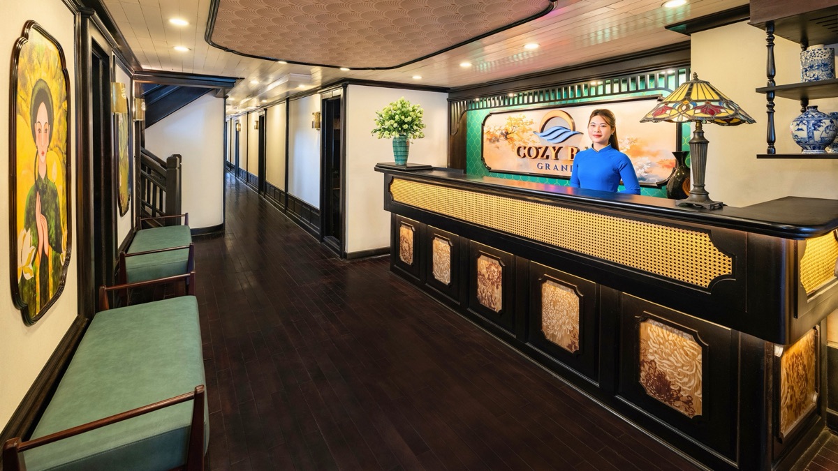 Cozy Bay Cruise in Halong Bay, photo 5 of 34