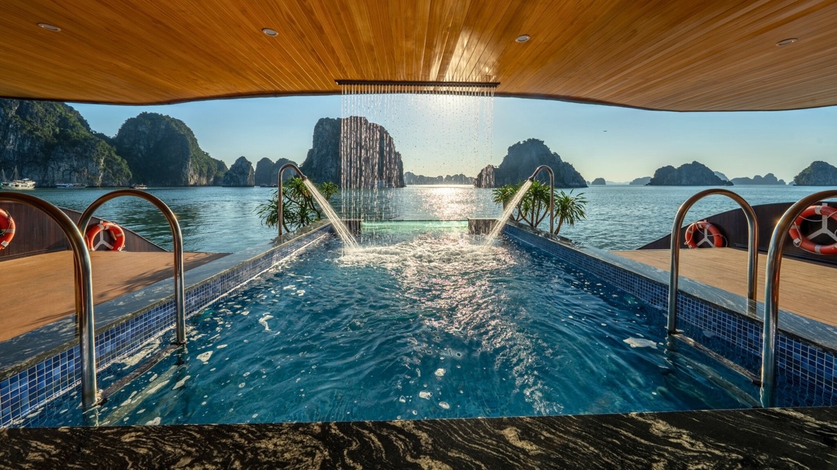 Cycad Cruise in Bai Tu Long Bay, photo 3 of 49