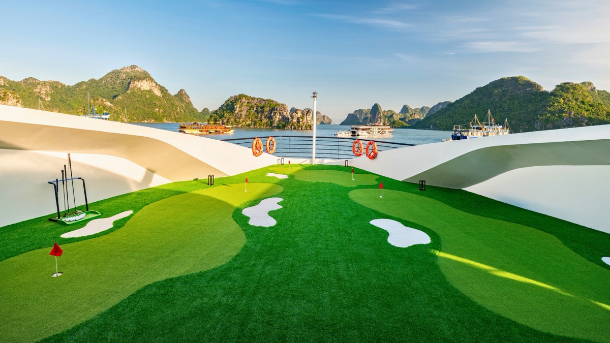 Diana Cruises in Lan Ha Bay, photo 5 of 60