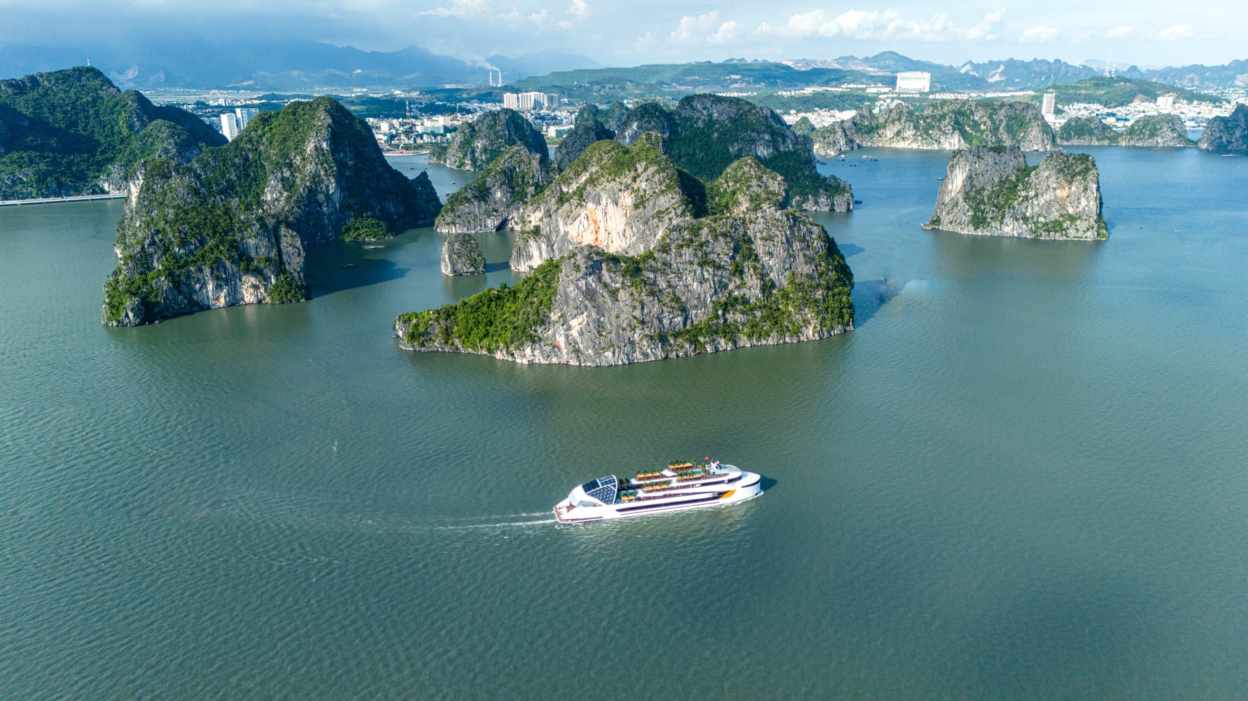 Dolphin Halong Cruise in Halong Bay, photo 2 of 17