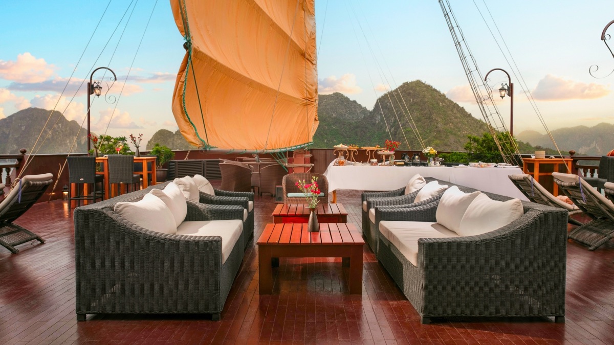 Emperor Cruises in Halong Bay, photo 2 of 69
