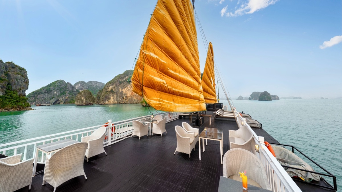 Garden Bay Peak Cruise in Bai Tu Long Bay, photo 2 of 34