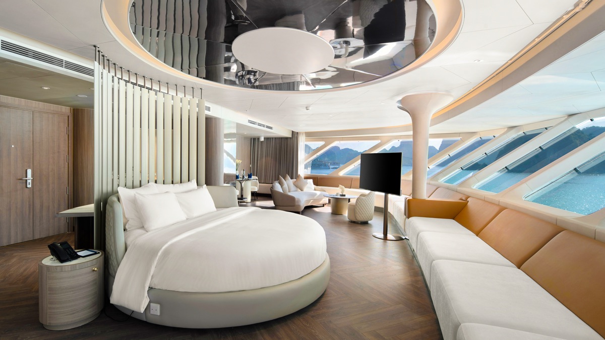 Oceania Suite cabin aboard Grand Pioneers