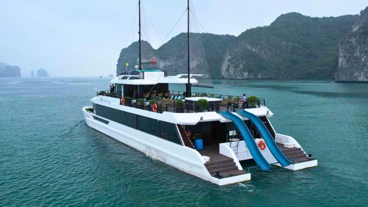 The Halong Catamaran cruise in Lan Ha Bay, photo 2 of 22