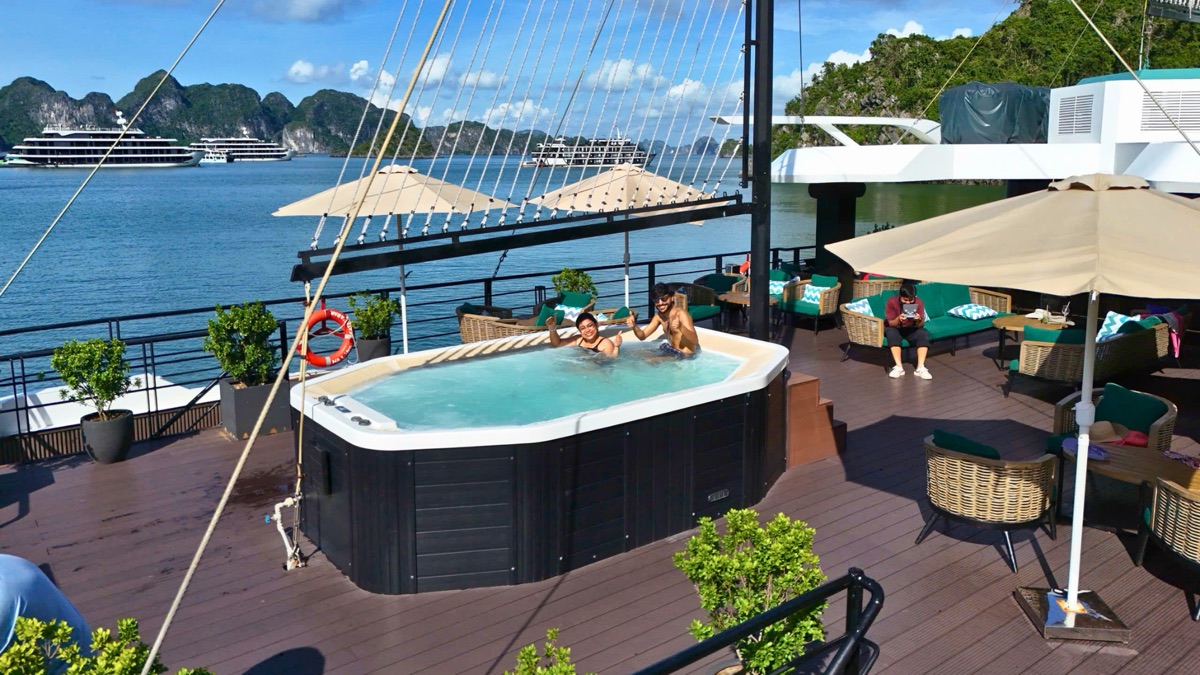 The Halong Catamaran cruise in Lan Ha Bay, photo 3 of 22