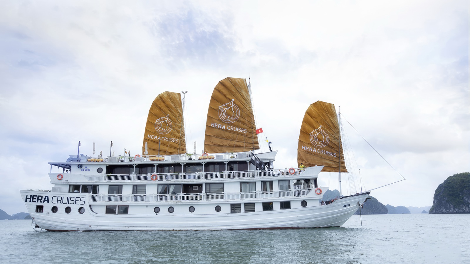 Hera Cruise in Halong Bay, photo 1 of 57