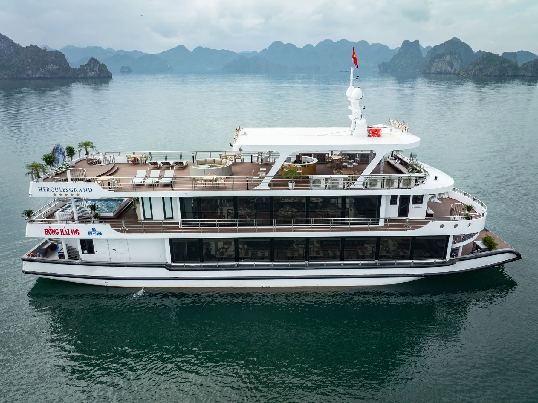 Hercules Grand Cruise in Halong Bay, photo 6 of 12