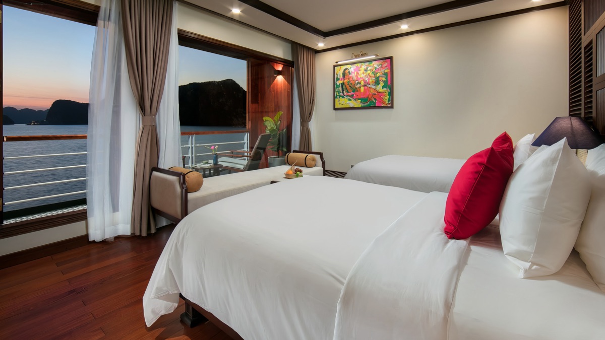 Ocean Suites cabin aboard Heritage Binh Chuan
