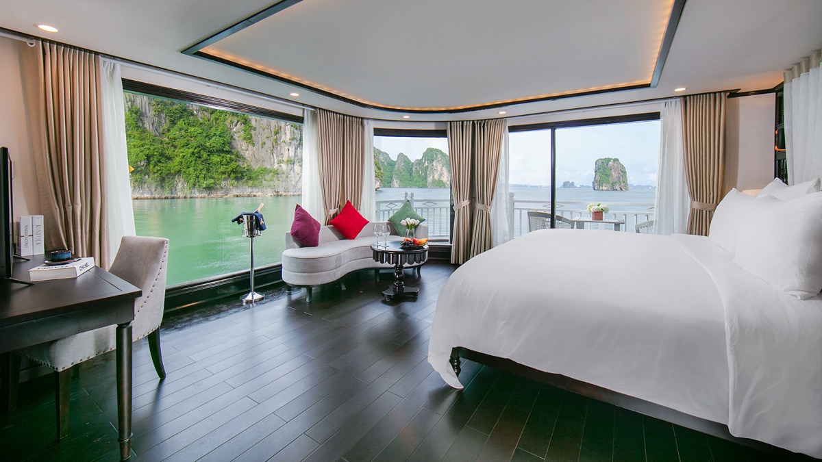 Royal Suite cabin aboard Hermes Cruise