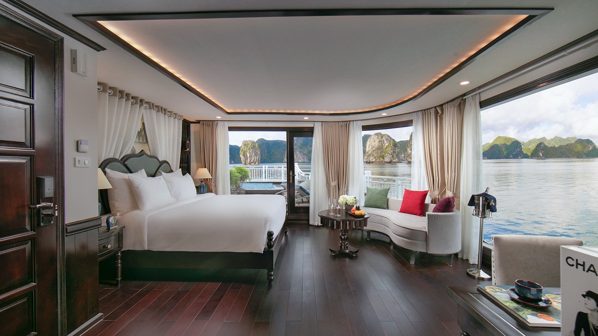 President Suite cabin aboard Hermes Cruise