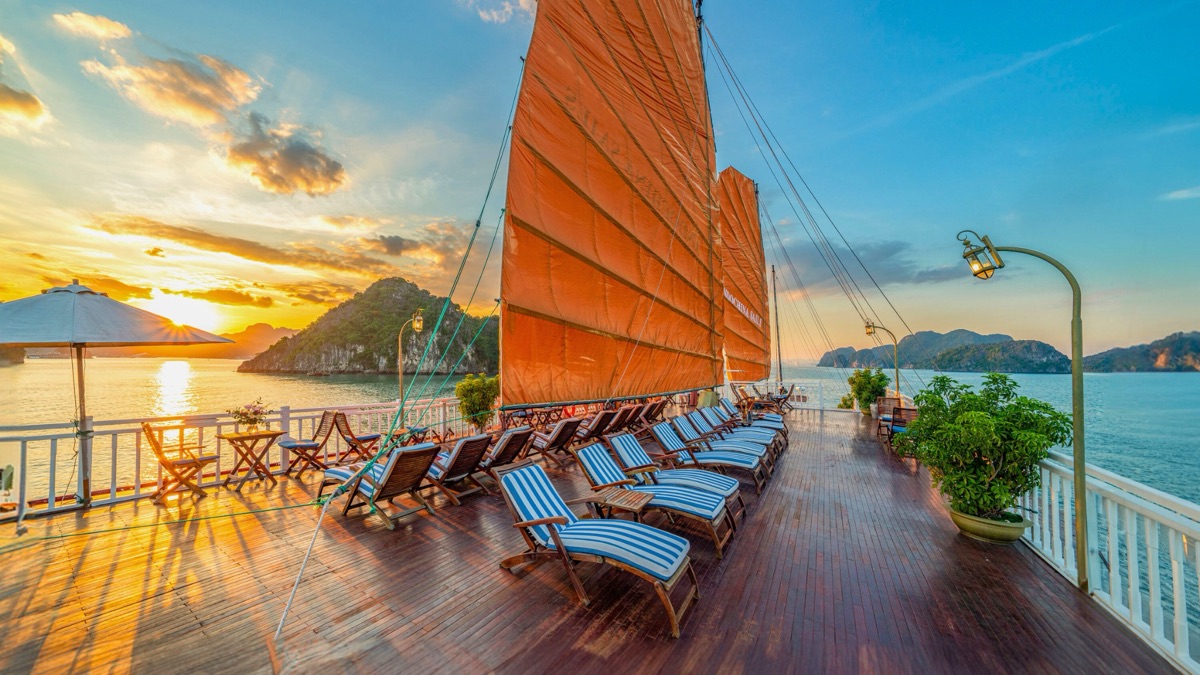 Indochina Sails cruise in Halong Bay, photo 2 of 49