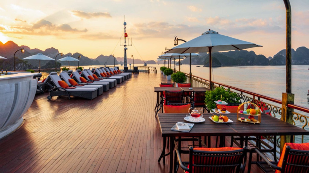 Indochine Cruise in Lan Ha Bay, photo 2 of 59