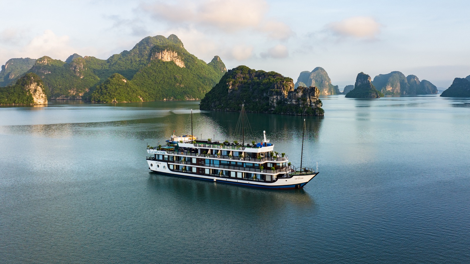 La Casta Cruise in Lan Ha Bay