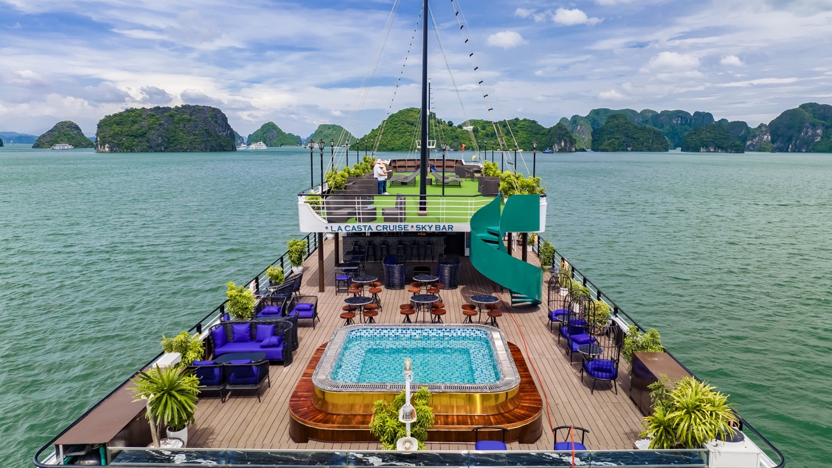 La Casta Cruise in Lan Ha Bay, photo 2 of 58