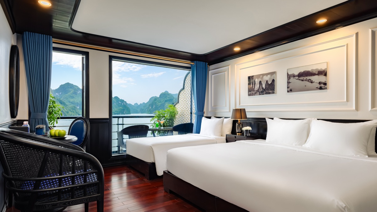 Family Triple Suite cabin aboard La Casta Cruise