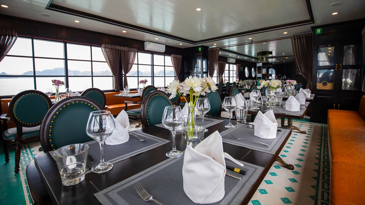 La Muse Cruise in Bai Tu Long Bay, photo 6 of 16