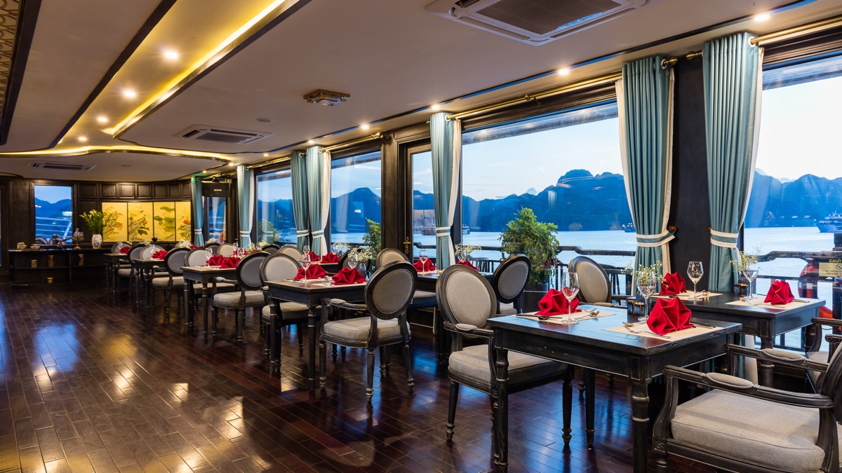 La Regina Grand Cruise in Lan Ha Bay, photo 5 of 44
