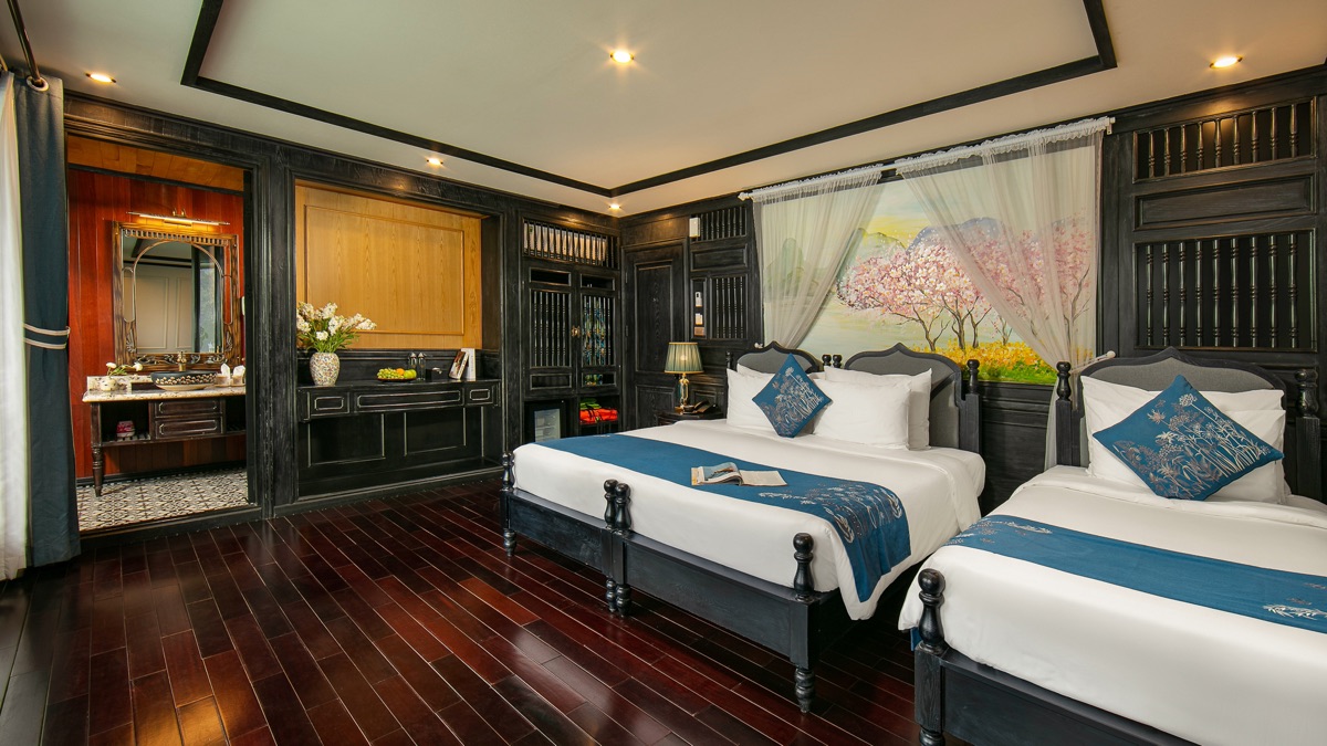 Lan Ha Trio Suite cabin aboard La Regina Grand Cruise