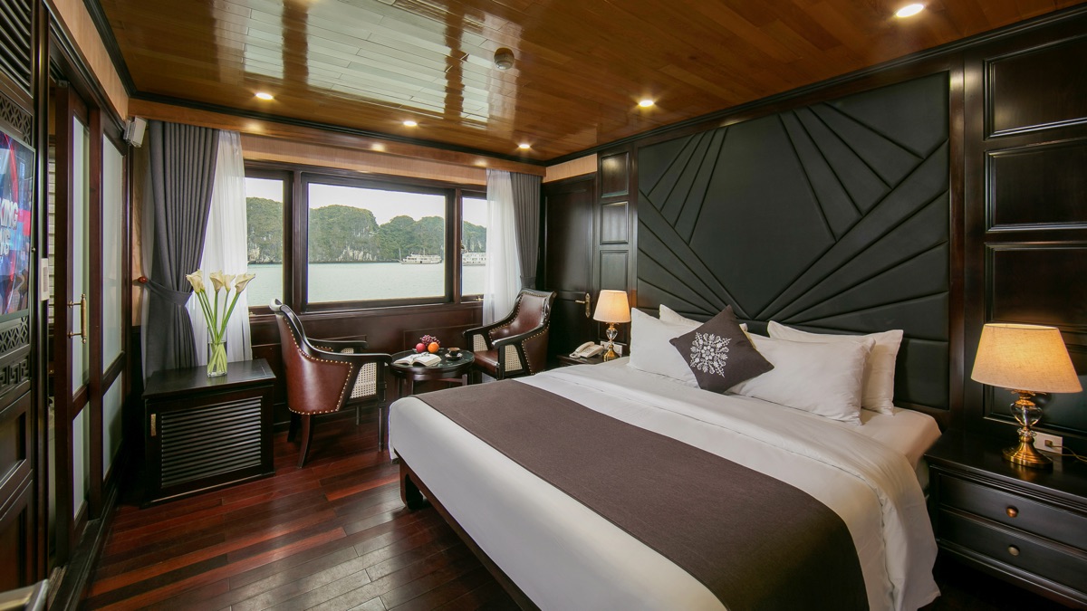 Noble Suite cabin aboard La Regina Royal Cruise