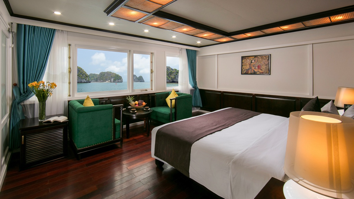 Grand Royal Suite cabin aboard La Regina Royal Cruise