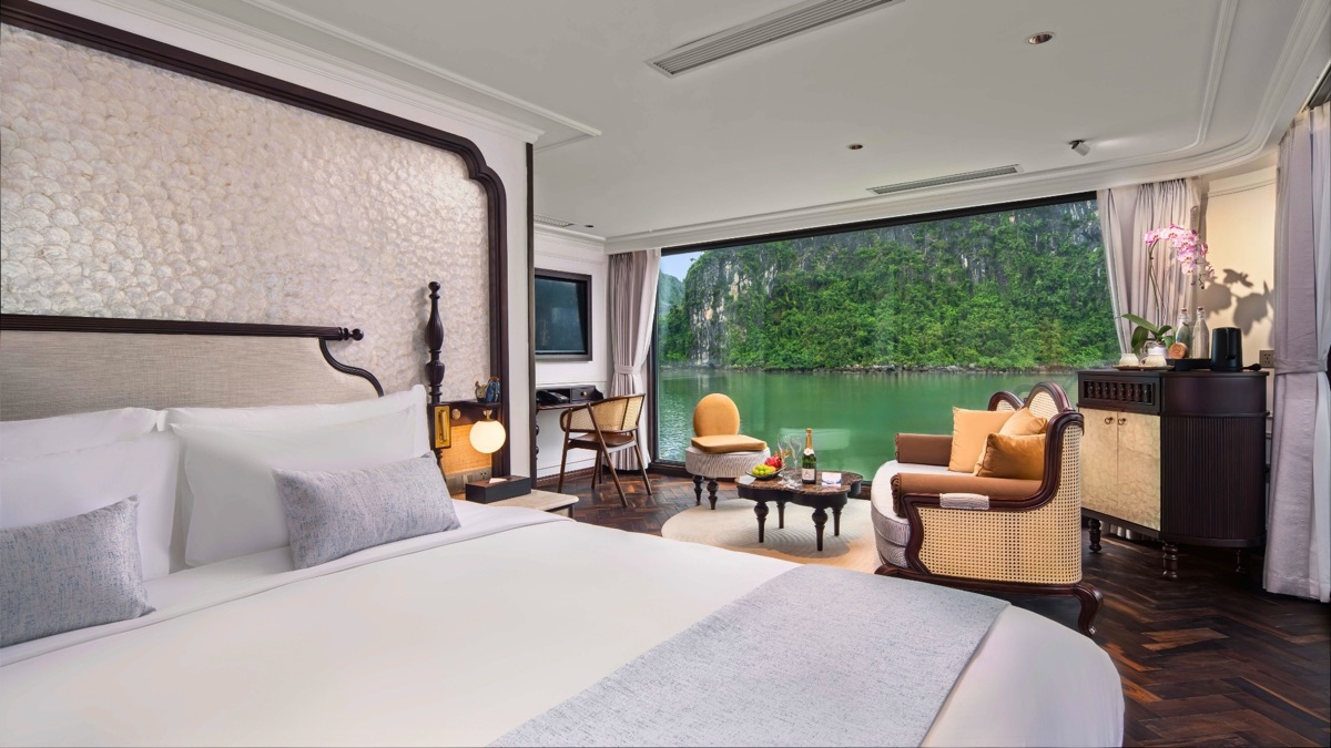 La Suite De Lyra cabin aboard Lyra Grandeur Cruise