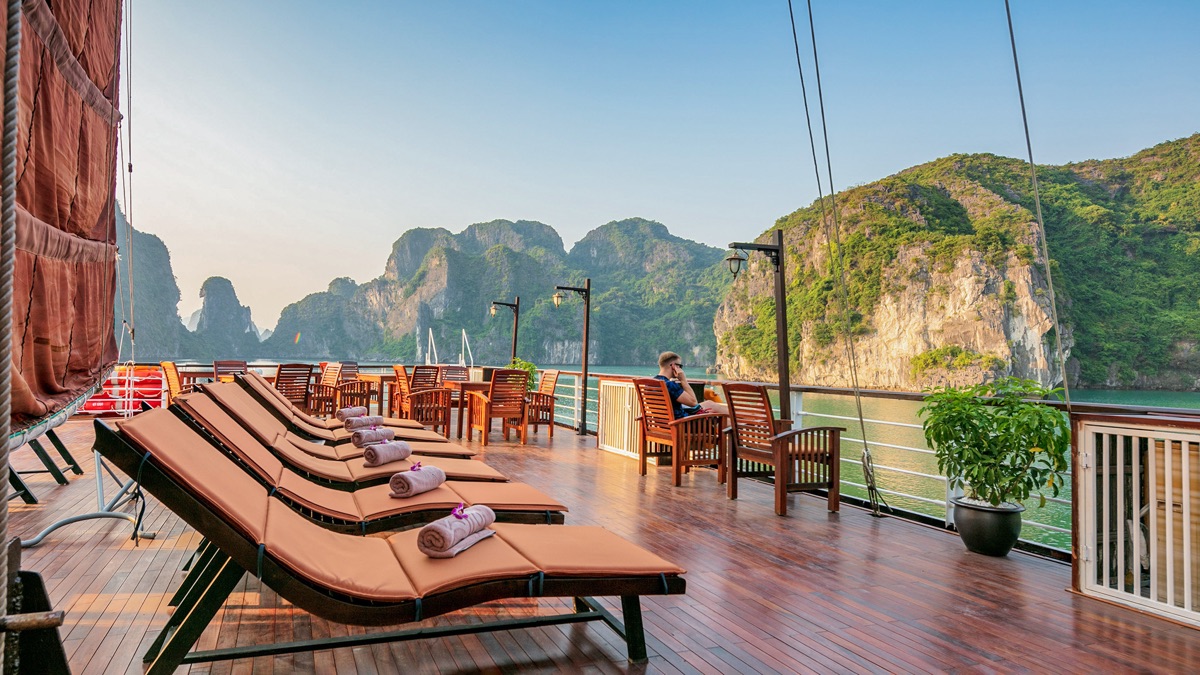 Mila Lux Cruise in Halong Bay, photo 2 of 39