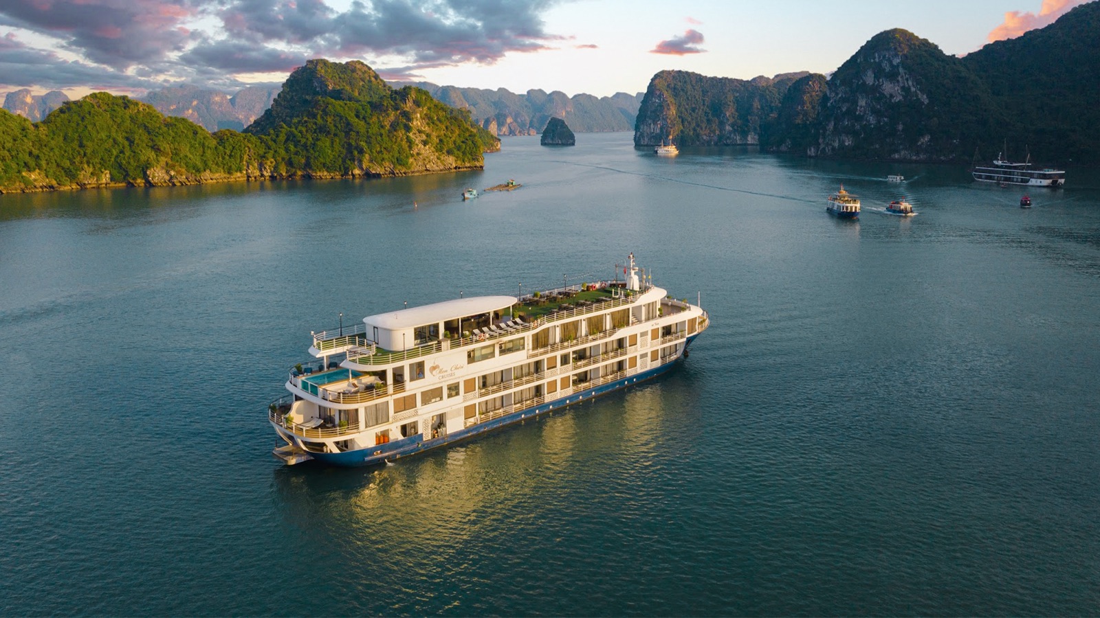 Mon Cheri Cruise in Lan Ha Bay