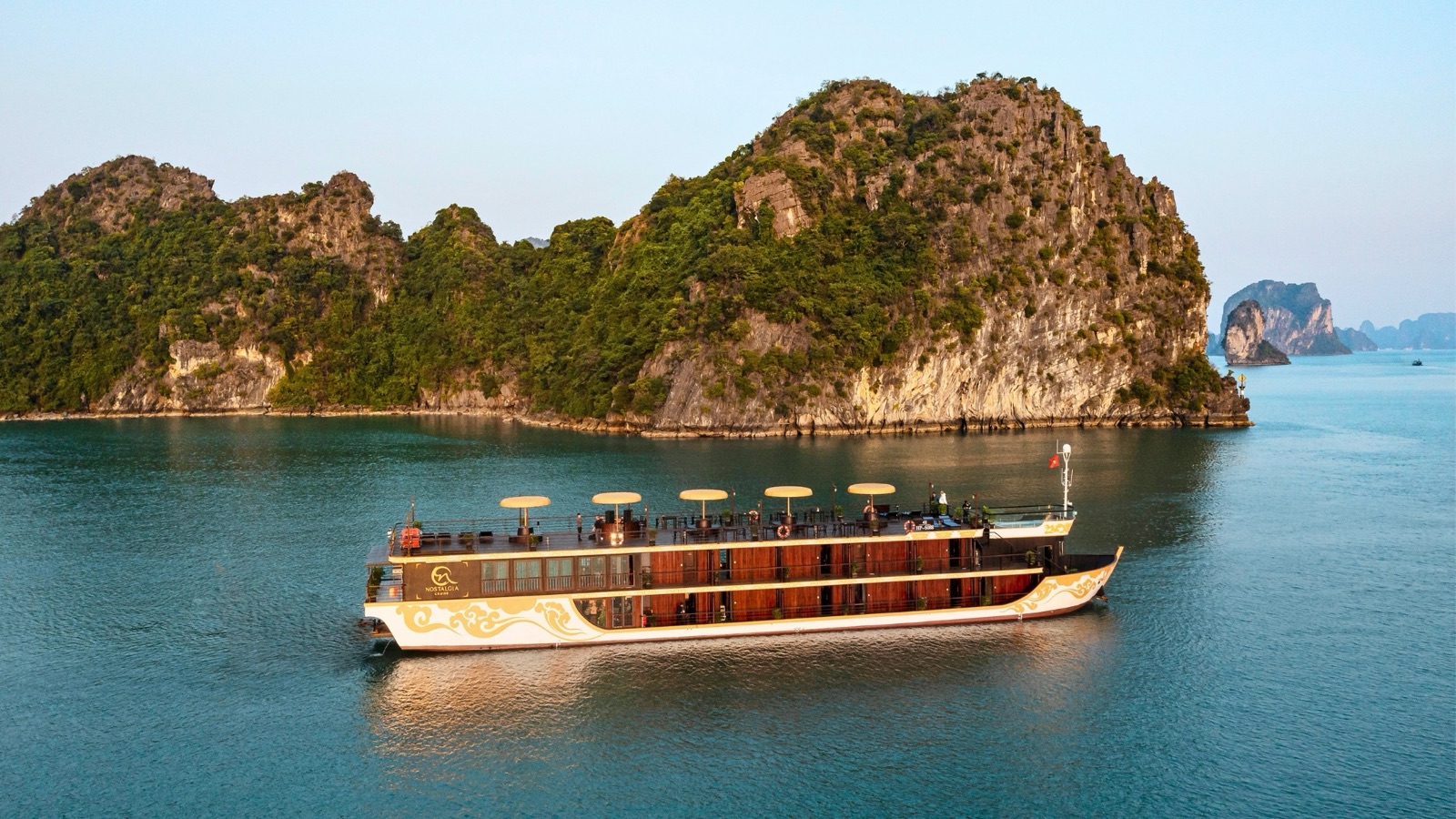 Nostalgia Cruise in Lan Ha Bay