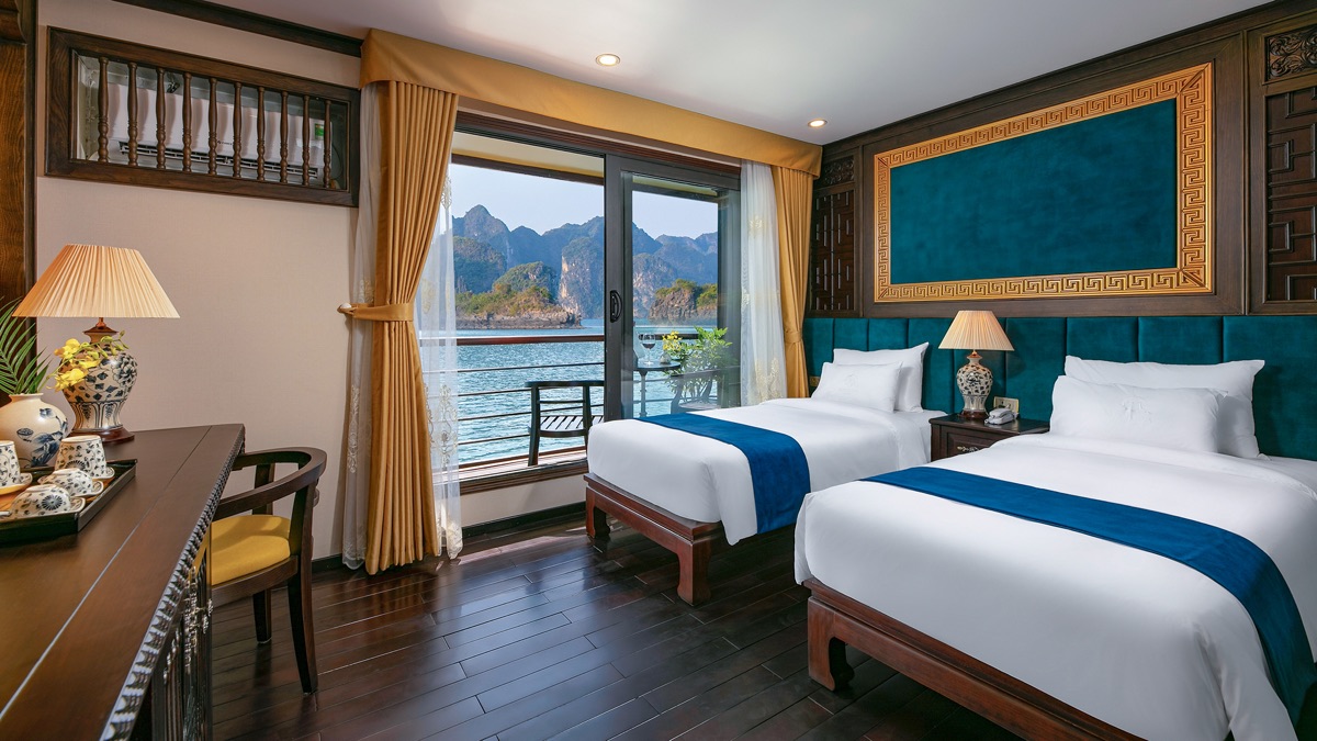 Queen Suite cabin aboard Nostalgia Cruise