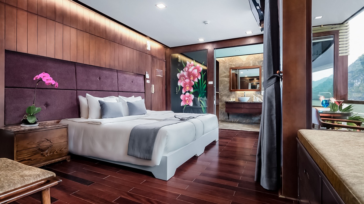 Suite Balcony cabin aboard Orchid Cruise